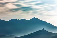 山川风景怎么画
